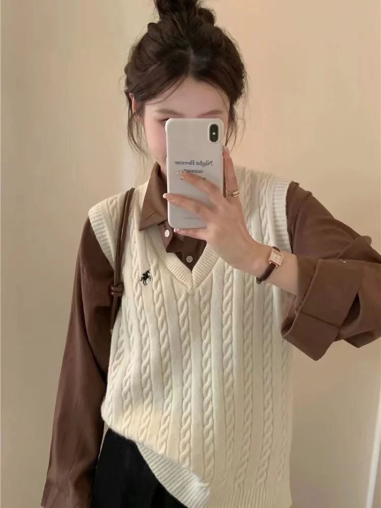 2024 Embroidery V-neck Knitted Vest Women Vintage Solid Pullover Cable Sweater New Korean Retro Spring Autumn Loose Tank Tops