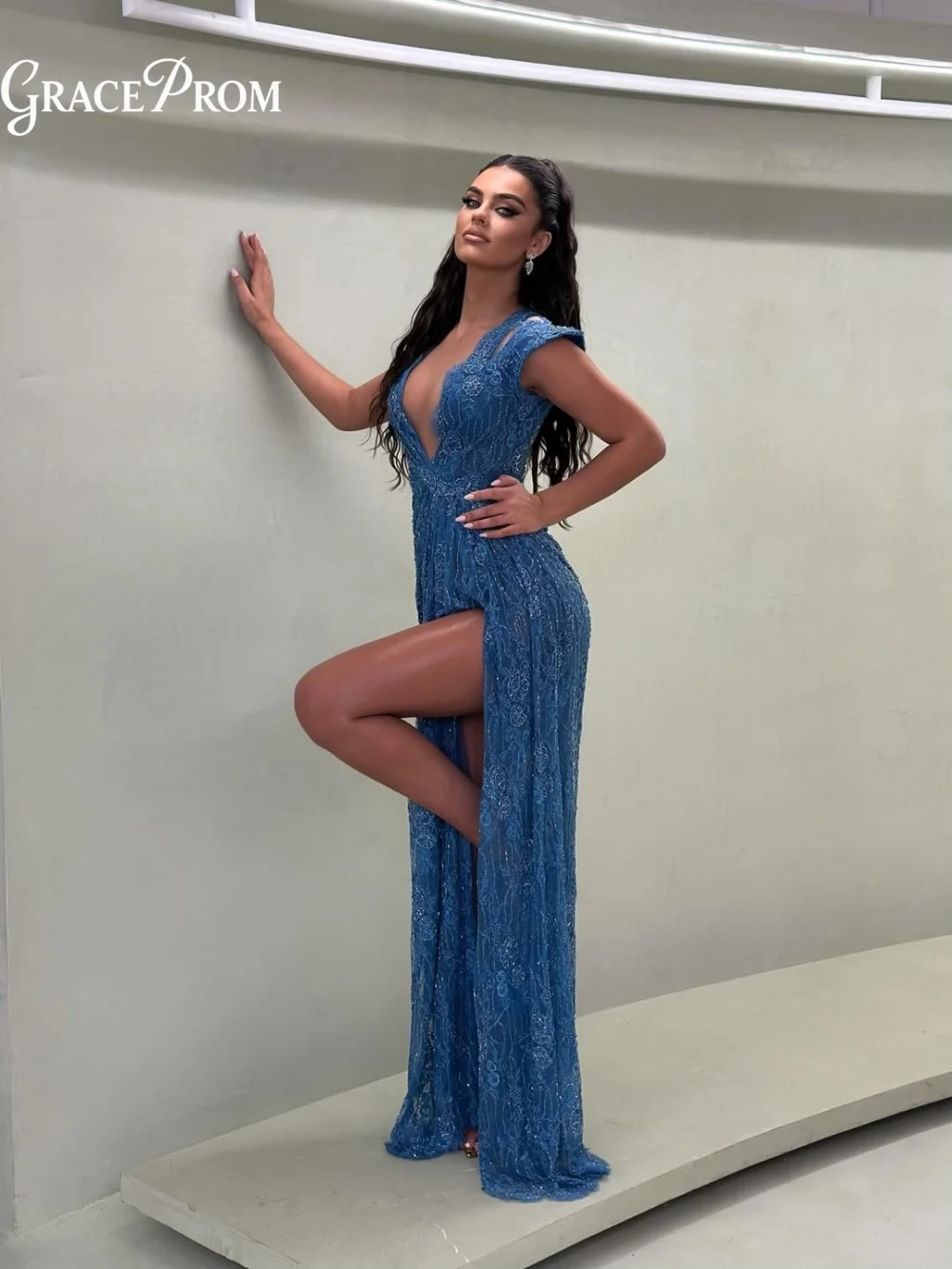 

Stunning Deep V Neck Cap Sleeve Lace Evening Gown 2026 with High Slit and Side Cutout Party Dress For Wedding Guests فساتين سهرة