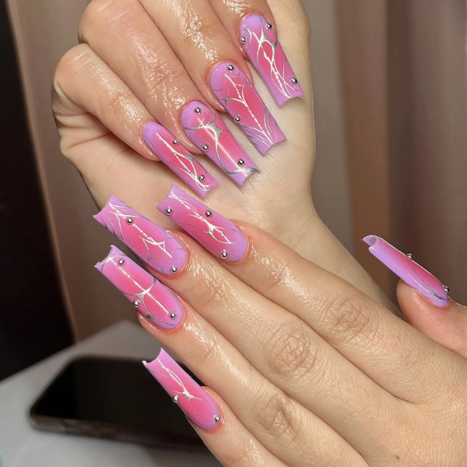 حوالي 1000 قطعة مسمار الفن صغير الفولاذ المقاوم للصدأ حبة معدنية الجوف الذهب فضي صغير مايكرو الكافيار الأظافر الخرز ثلاثية الأبعاد عدة مسمار الزينة