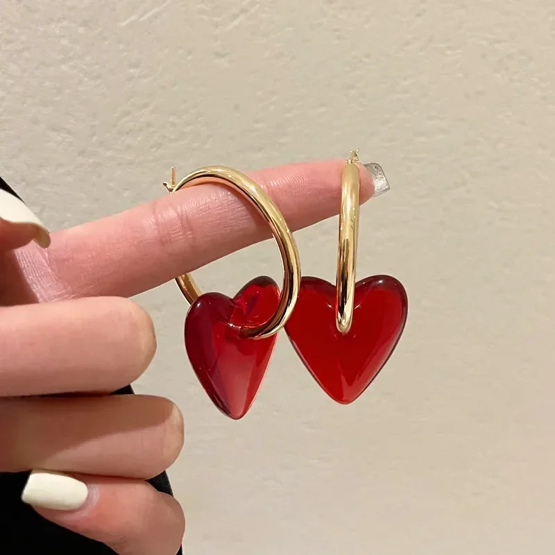 2024 new Vintage Hyperbole Red Heart-shaped Drop Earrings For Women Personality Golden Hoop Earrings Jewelry Accessories