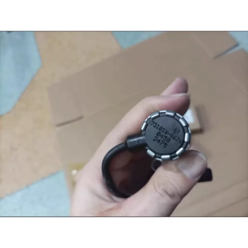 

Suitable for Porsche Panamera Cayenne Macan Oil Pump Solenoid Valve 94610711360