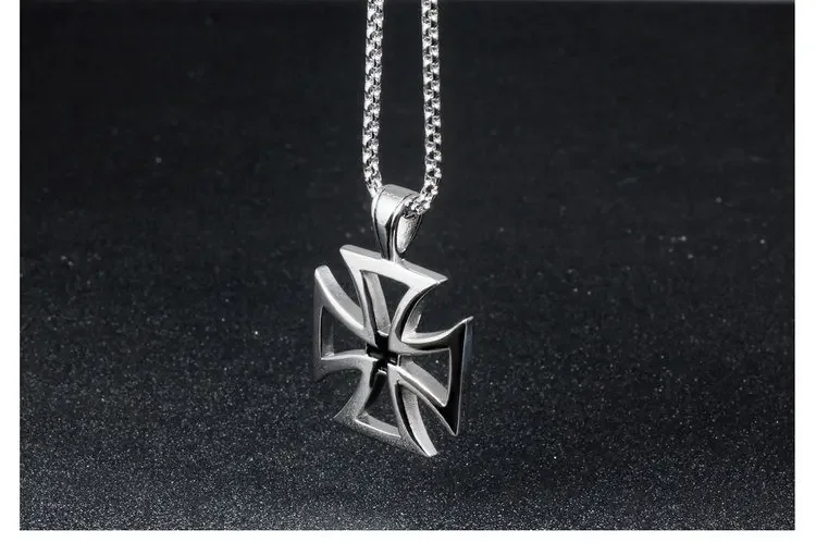 Vintage Hollow Maltese Iron Cross Pendant Necklace Knights Templar Stainless Steel Fashion Jewelry