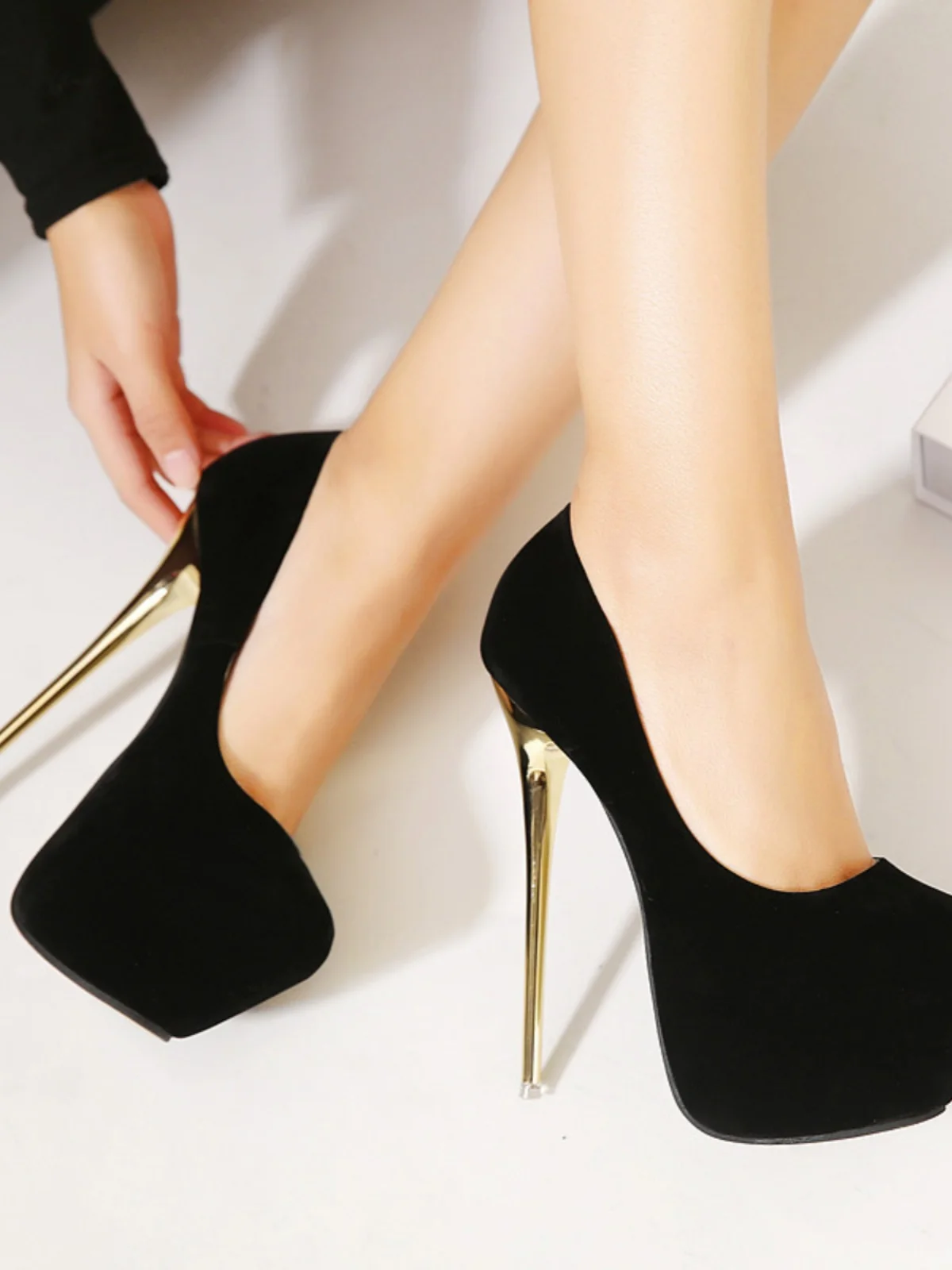 

Lazada Women's Sexy Large Size Velvet High Heels Waterproof Platform Single oes Faionable Club Sle round Toe oes