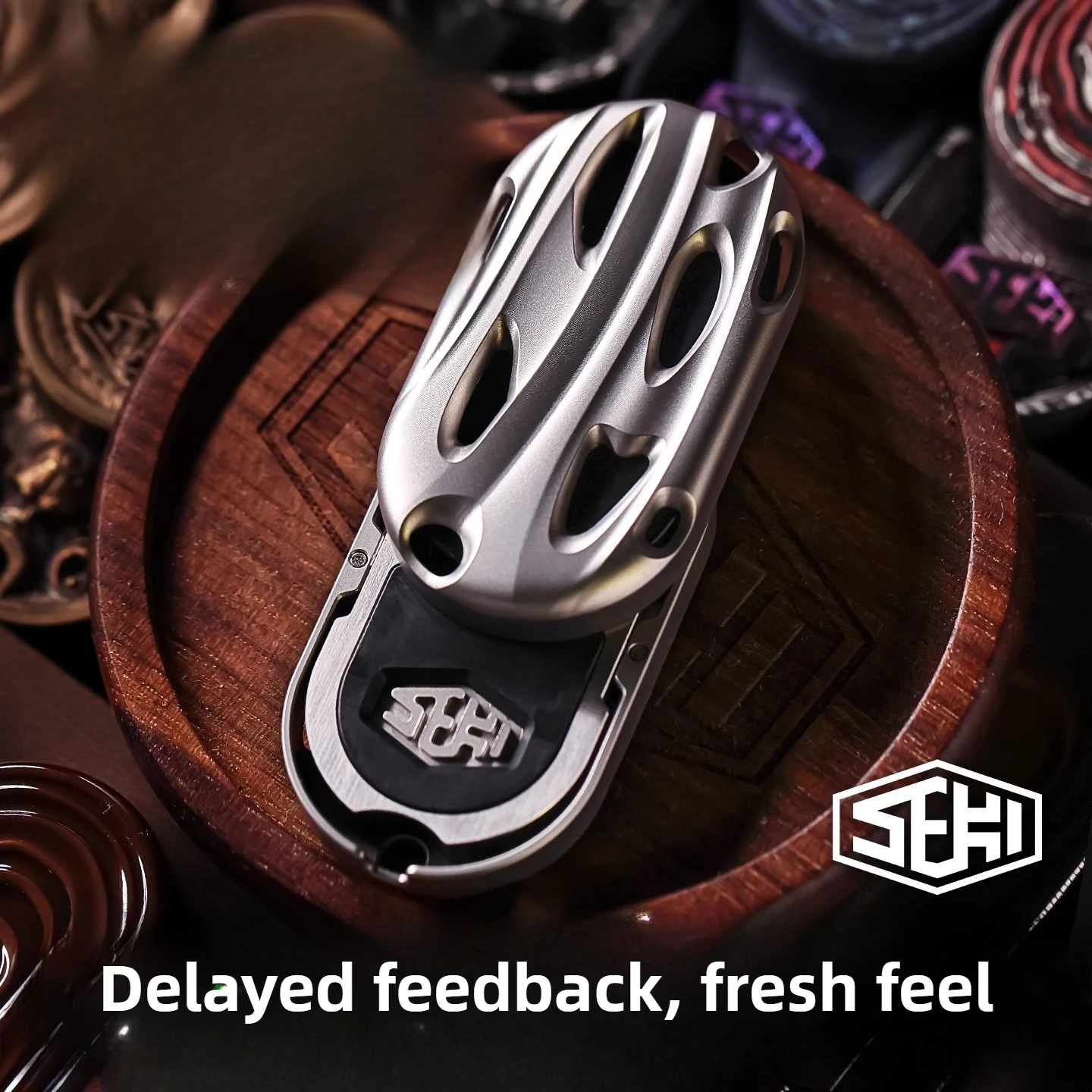 

(Предпродажа) SEKI EDC Механический металлический магнитный камертон с прямым нажатием, вращающийся кончик пальца, настольная декомпрессионная игрушка