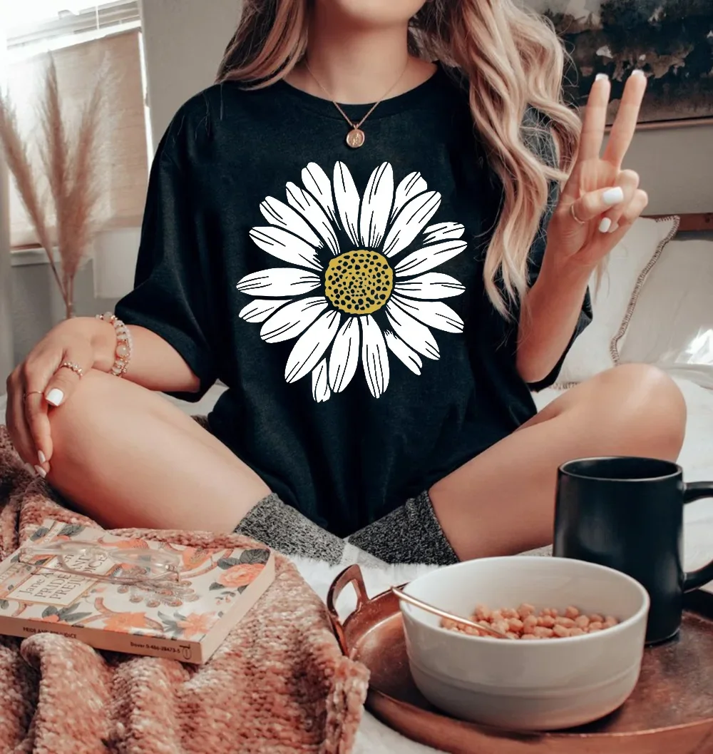 Cotton 100% Fashion Women\'s Base T-shirt Wholesale Daisy Print Loose Round Neck Casual Short Sleeve Tshirt  Women Clothing Tops