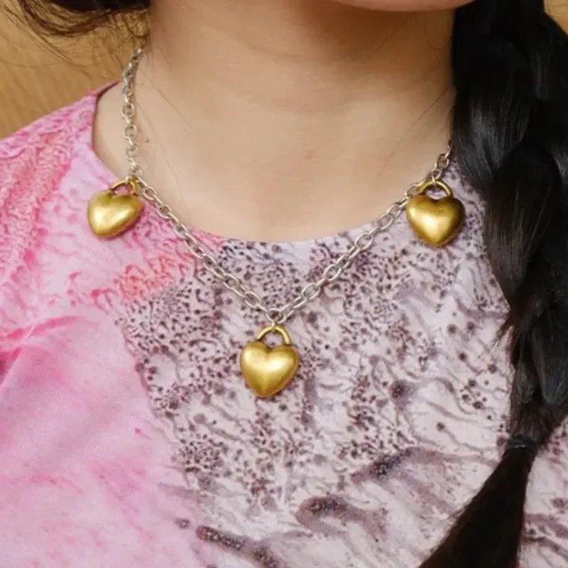 Retro Heavy Industry Three Love Pendants Clavicle Chain INS Wind Versatile Premium Light Luxury Niche Jewelry Sweater Chain