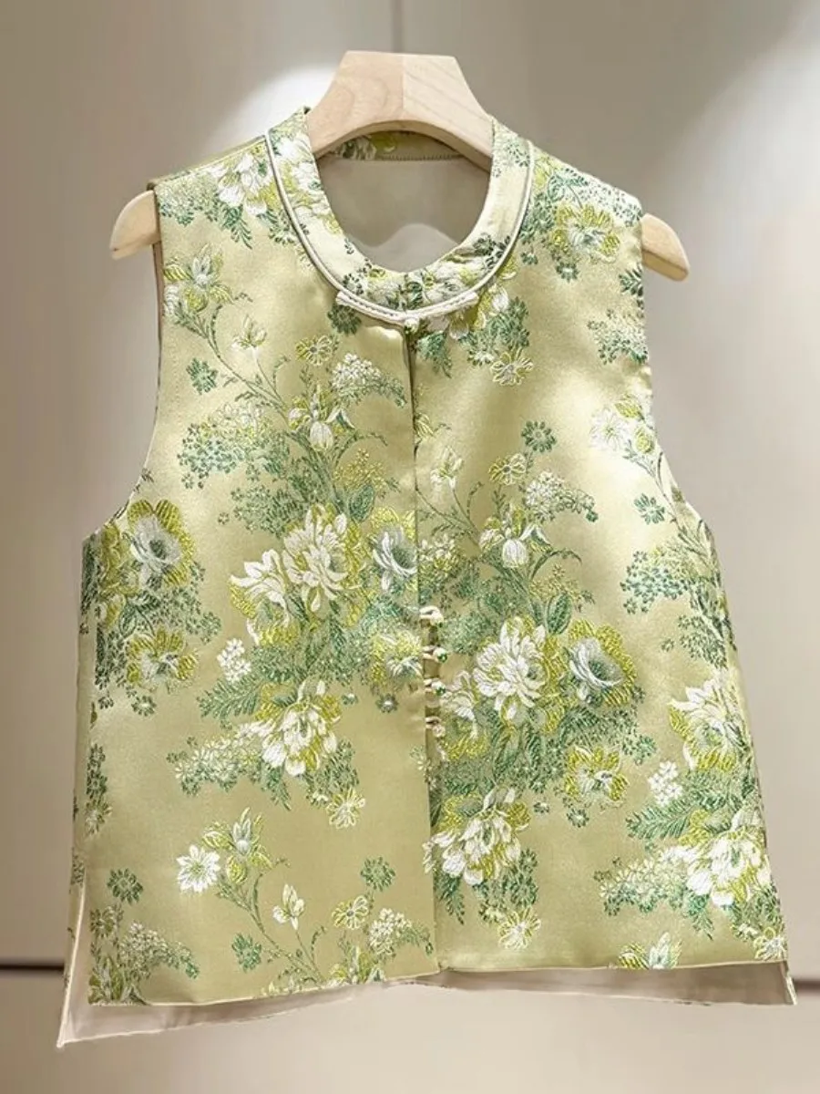 new-chinese-sle-heavy-embroidery-tang-suit-vest-and-pants-two-piece-set-with-button-design-for-small-figures-spring-2026