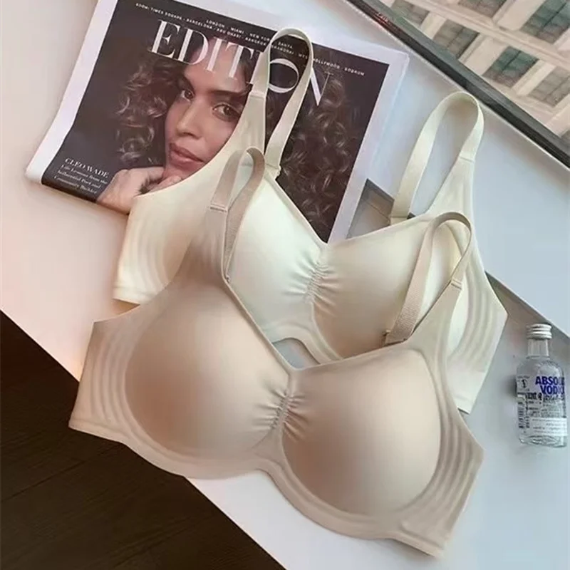 Yunsen Thin Nude Underwear Women's Big Breast Makes Smaller Seamless Push-Up Bra Without Wires to Retract Secondary Breasts