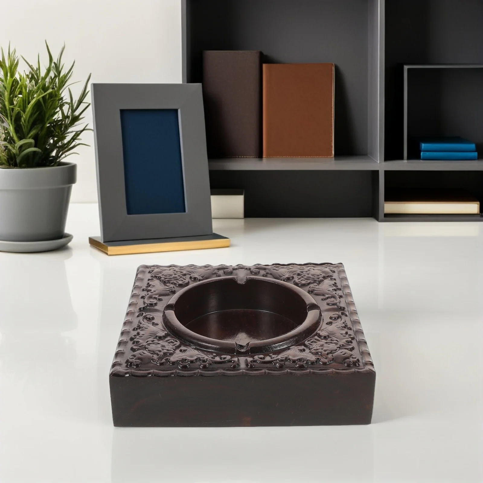 

Black Ebony Wood Ashtray Vintage Chinese Carved Design Covered Windproof Smoking Tray For Indoor Outdoor Use - Tabletop