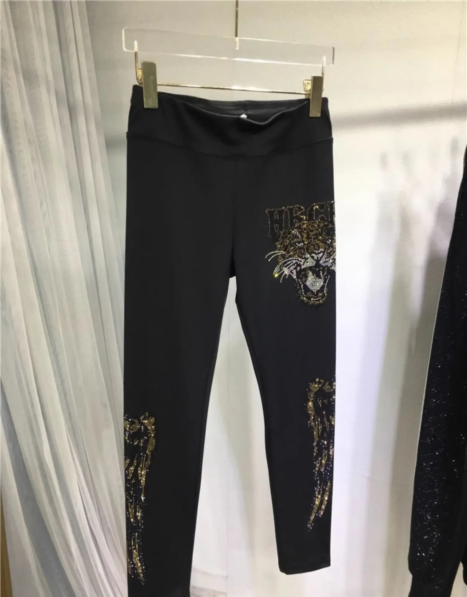 Leggings negros ajustados de cintura alta para mujer, pantalones de tiburón de pies pequeños, alas de tigre de dibujos animados, calientes, diamantes, otoño