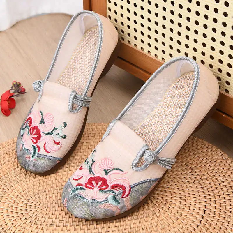 

Короткая нескользящая женская обувь, женские сандалии, скользящие тапочки для пляжа, спортивные кроссовки, 2025 г., уличная распродажа, настоящий персонаж