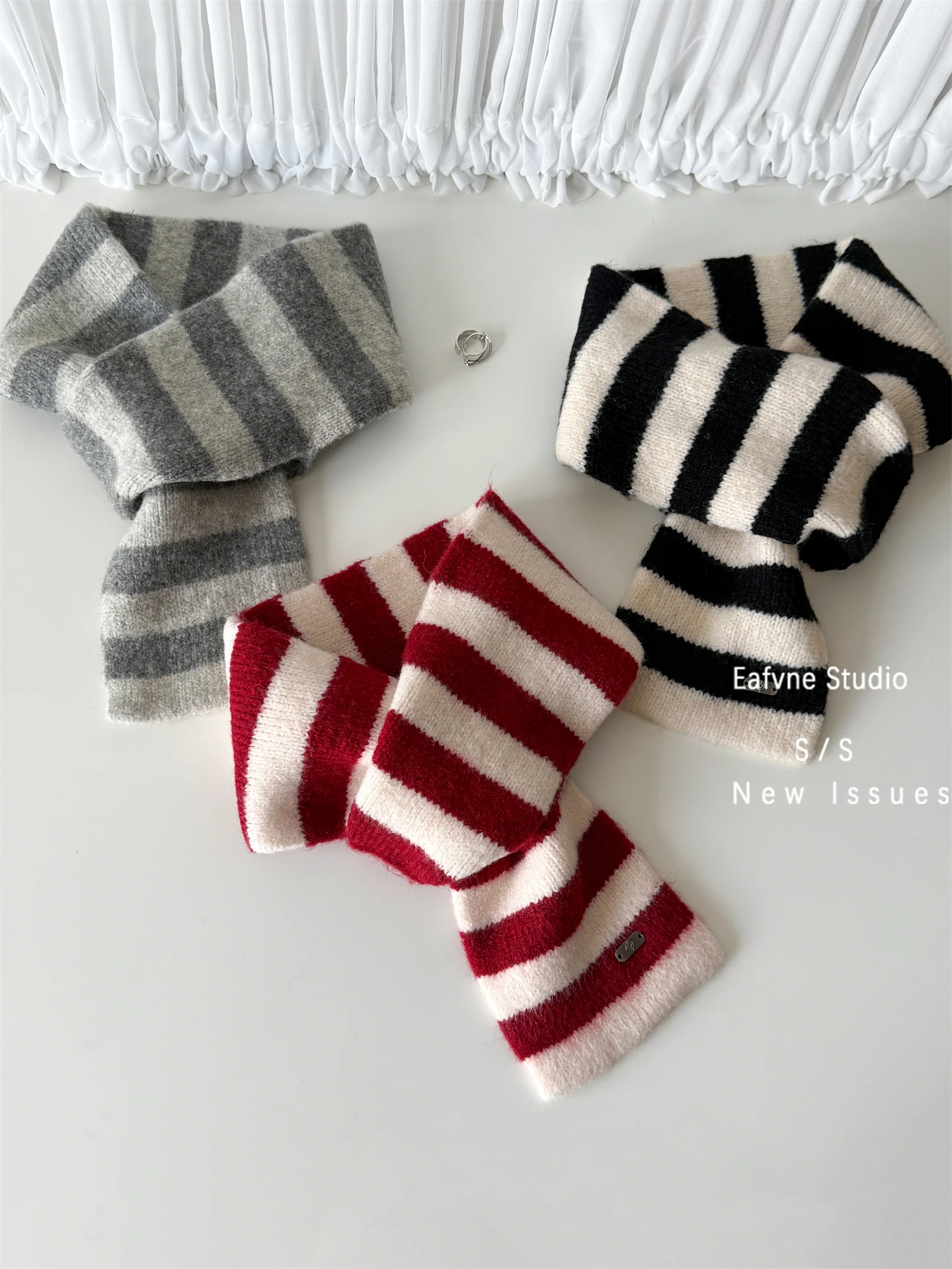 

Высококачественный полосатый скрещенный шерстяной шарф, осенне-зимний теплый маленький шерстяной шарф, женский корейский морозостойкий вязаный шарф для пар