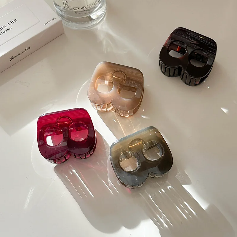 

Solid Color Letter B Hair Claw KoreanFashion Versatile Shark Clip Women Girls Half Zip Ponytail Clip Hair Styling Accessories