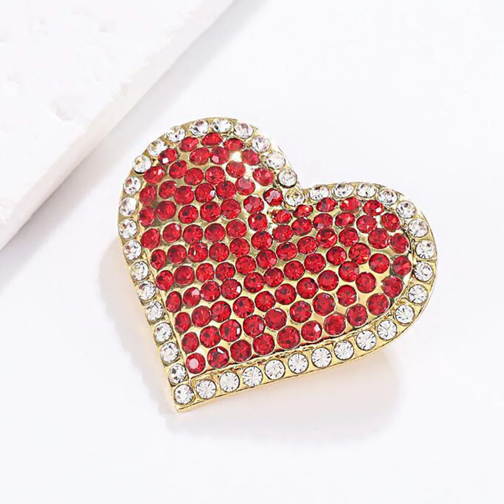 Fashion Love Heart Shape Crystal Brooches For Women Luxury Design Red Rhinestone Lapel Pin Holiday Party Jewelry Accessories