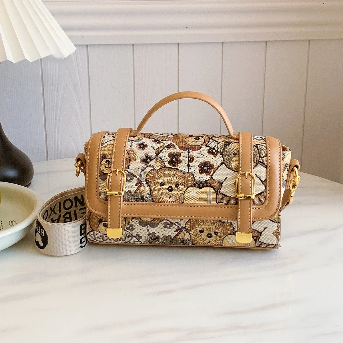 

Тенденции 2025 года! Маленькая квадратная женская сумка люксового бренда — лето — готовая, национальная — стильная, шикарная сумка через плечо и через плечо