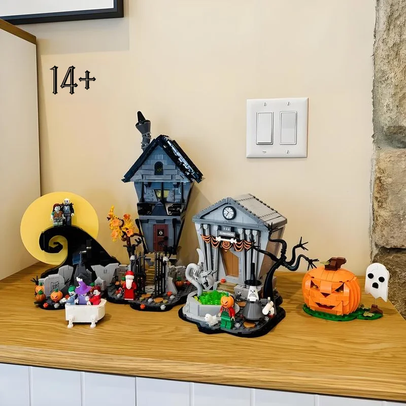 Auf Lager 2024 Neues The Nightmare Before Christmas Modellbausteine Hütte DIY Ziegel Spielzeug für