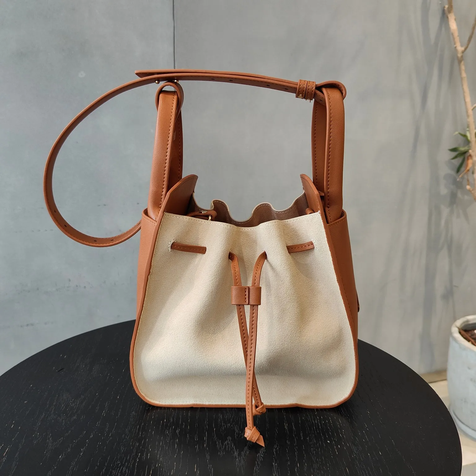 Women's Shoulder Bags Handbags Leather Bags Zipper Closure Large Capacity Underarm Shoulder Bags Fashion Stylev