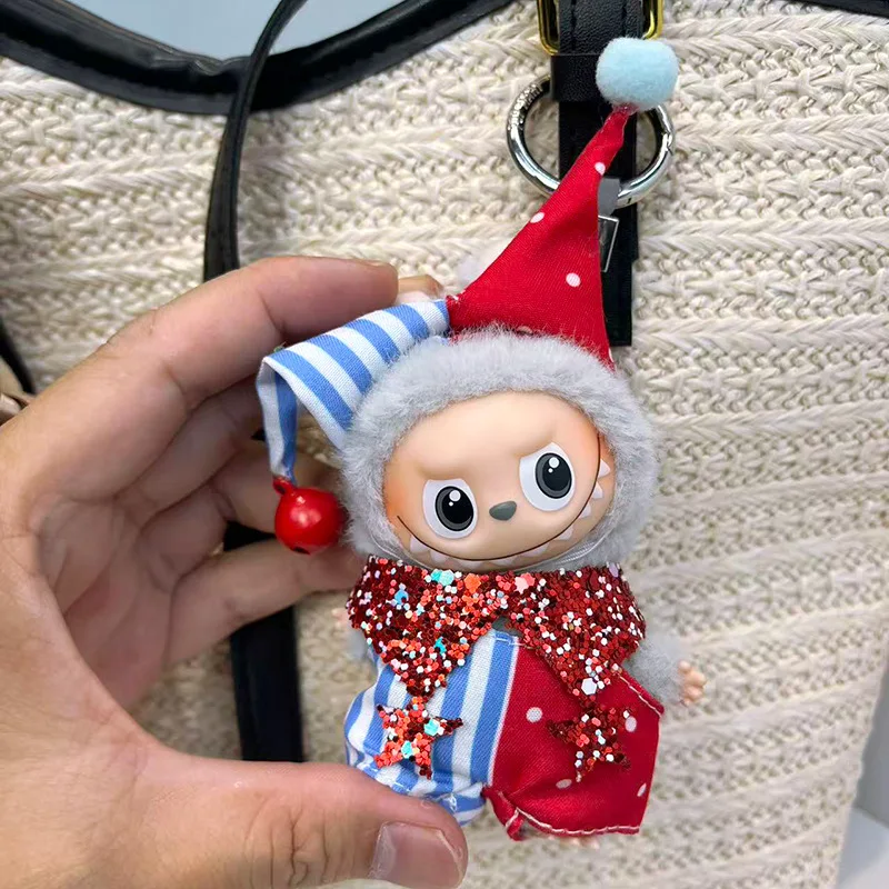 Apenas roupas labubu 4.0 10cm roupas de boneca conjunto de natal quarta geração mini labubu boneca conjunto de roupas presentes do festival sem boneca