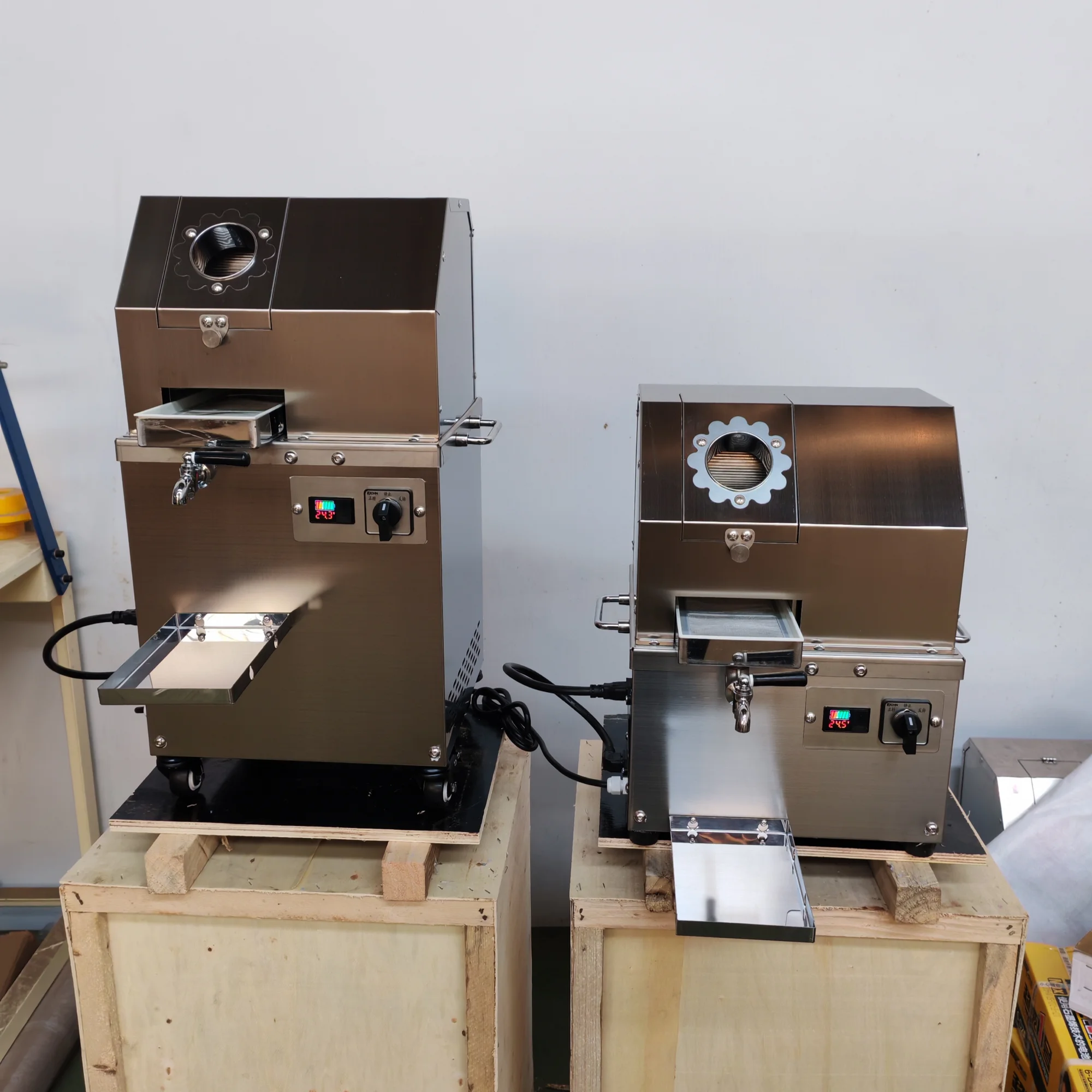Commercial Sugar Cane Juicer Easy Operation Sugarcane Juice Extractor For Small Business