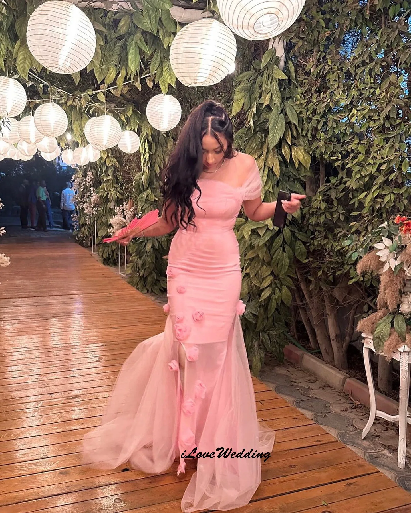 الوردي قبالة الكتف فساتين لحضور الحفلات الموسيقية تول أنيقة فستان حفلات الزفاف للنساء ضيف ثلاثية الأبعاد زهرة حورية البحر فساتين رسمية مخصصة