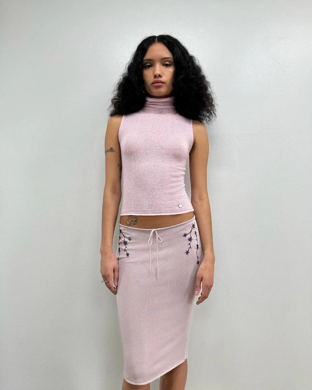 tankair pink turtleneck sleeveless knit top kiko knit embroidery skirt with micro-permeable T-shirt