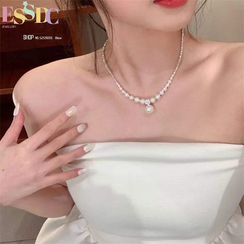 Light luxury rhinestone elegant pearl clavicle chain broken silver pearl pendant high-end necklace new temperament necklace for