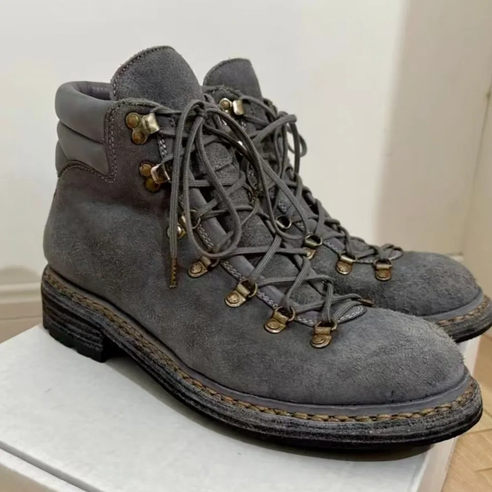 

Fashion Men's Suede Leather Motorcycle Boots Rivet Mountaineering Shoes Lace-Up Metal Outdoor Mid-calf Western Hiking Boots