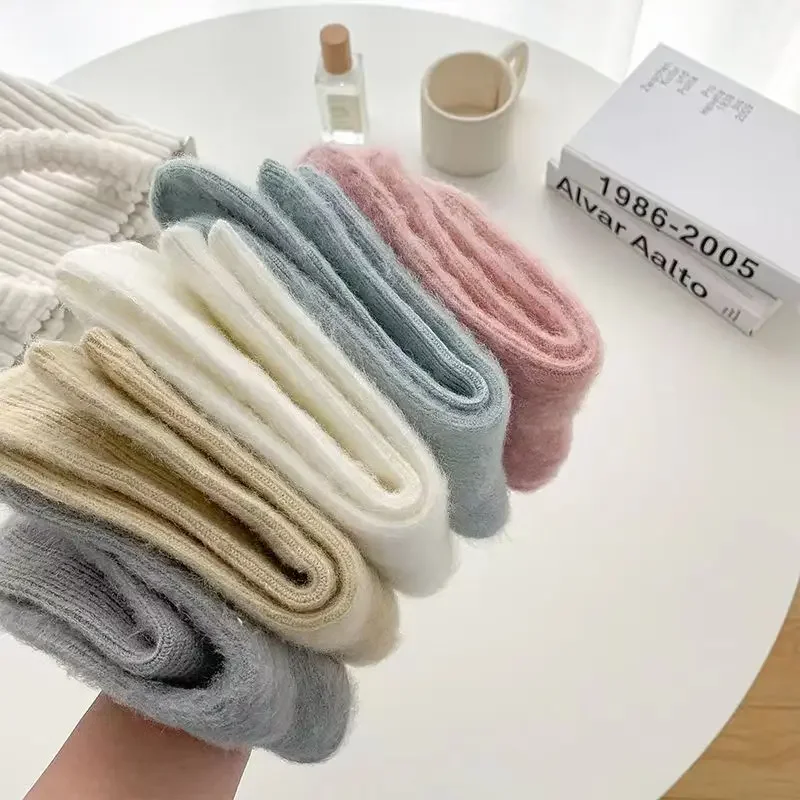 

1-12 пар женских осенне-зимних толстых теплых носков средней длины, модные мягкие удобные плюшевые повседневные носки в тон макарон