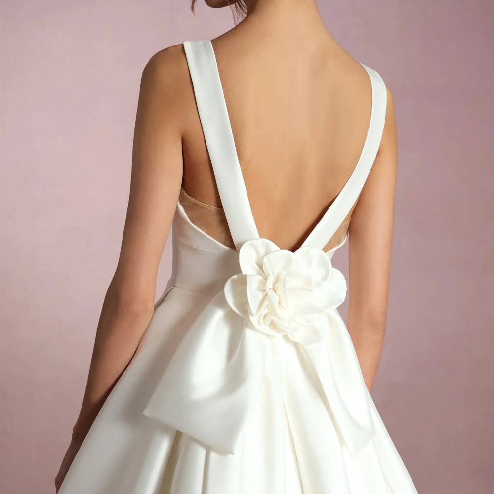 فساتين زفاف بسيطة بأشرطة واسعة على شكل حرف A لحفلات الزفاف ورقبة على شكل V عميقة مخصصة بطول الأرض سويب تراين فيستدوس دي نوفيا