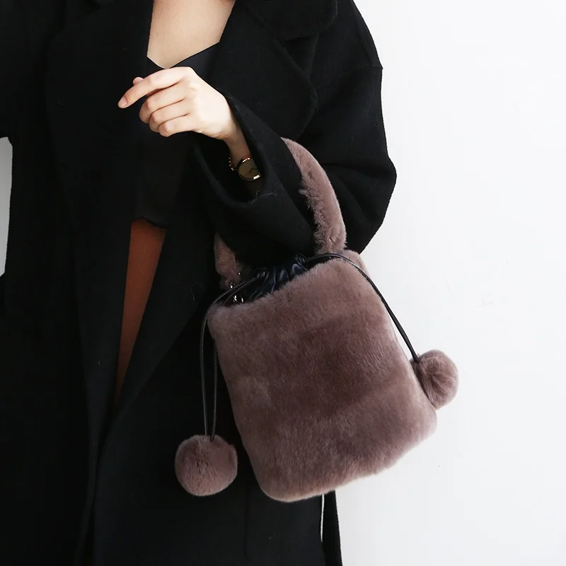 Women\'s Luxury Plush Bucket Bag High Quality Real Rex Rabbit Fur Shoulder Fur Bag Chain Decoration Can Crossbody Fur Bag