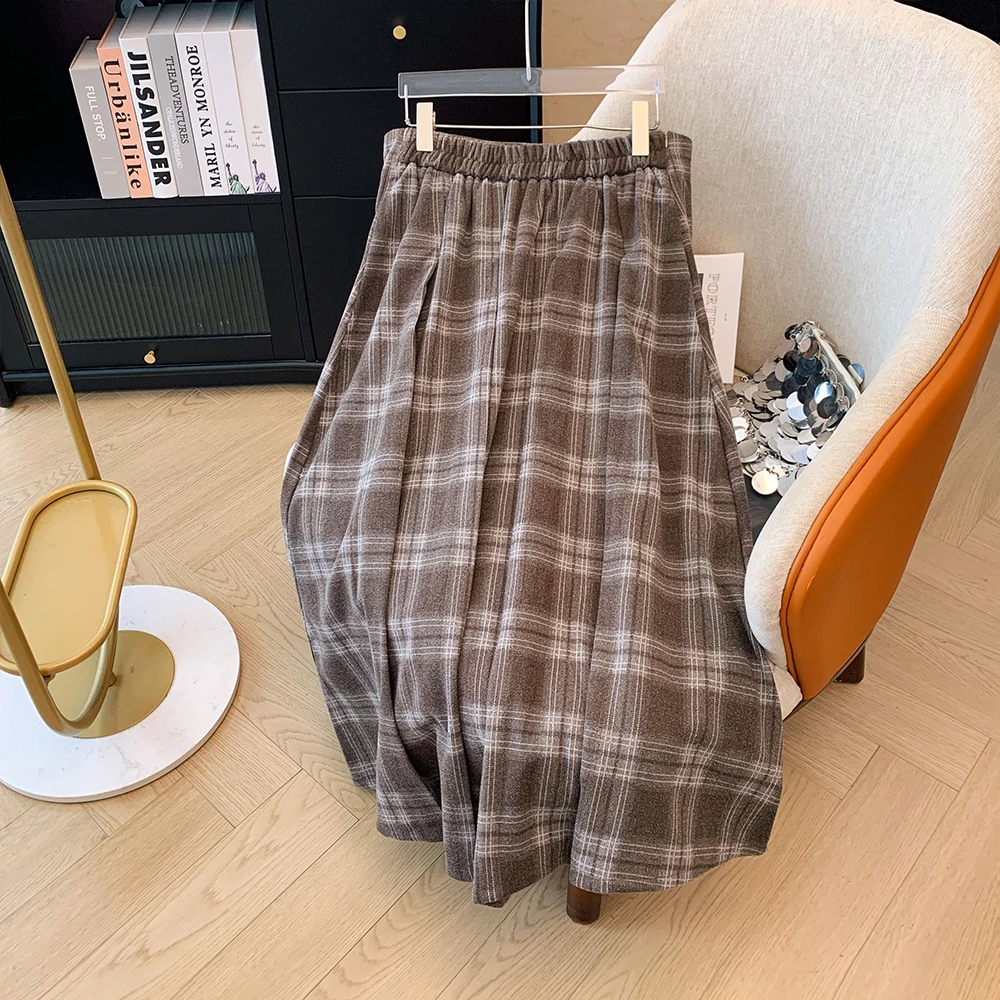 Plus-size Women's Fall/Winter Casual Commuting loose and comfortable skirt coffee checked elastic waist lined A-line skirt large