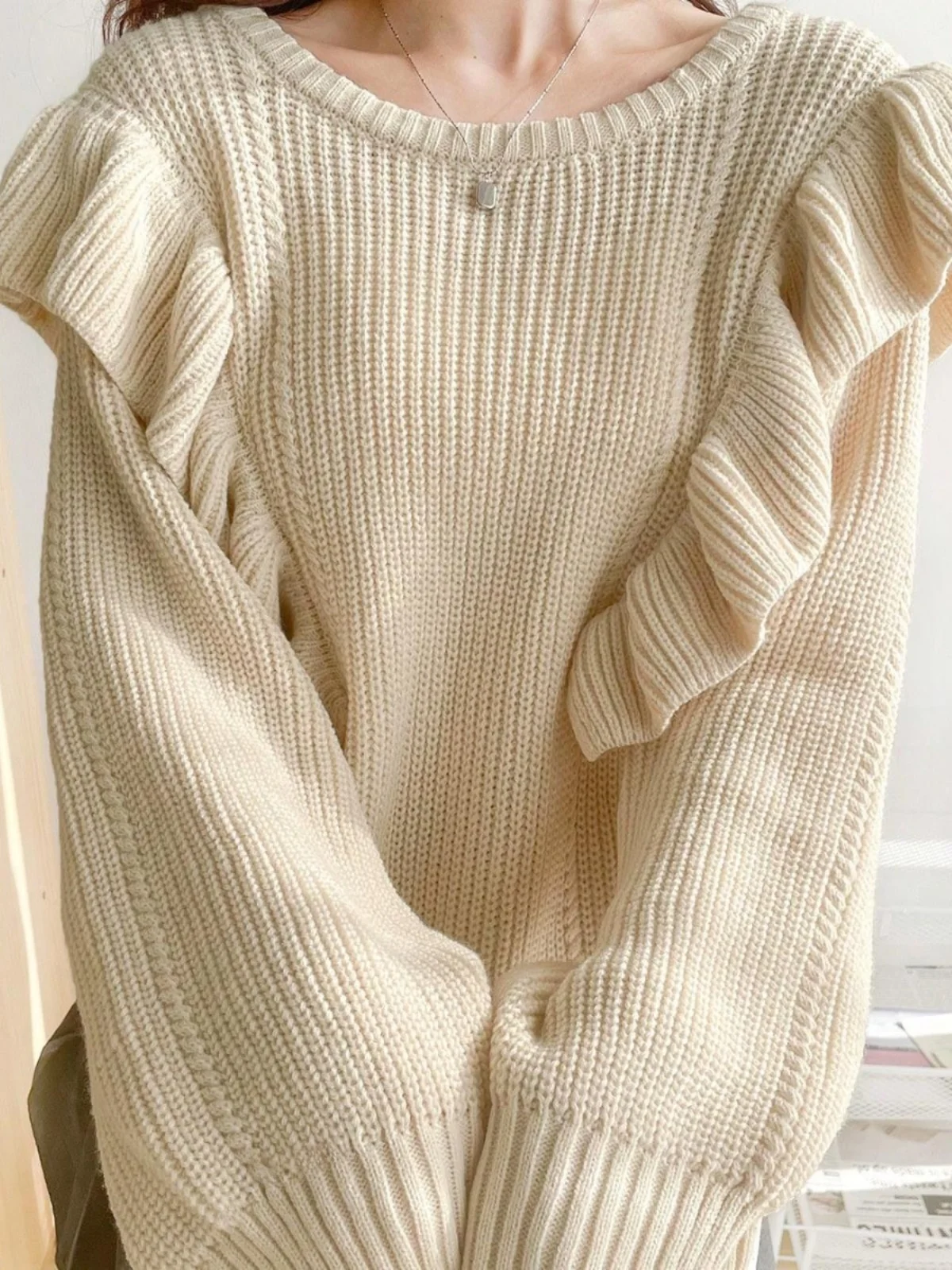 เสื้อสเวตเตอร์แฟชั่นสไตล์เกาหลีสำหรับผู้หญิง แขนยาว ใส่เป็นเสื้อตัวในได้ เหมาะกับฤดูใบไม้ร่วง ดีไซน์หวาน ทรงหลวม คอกลม