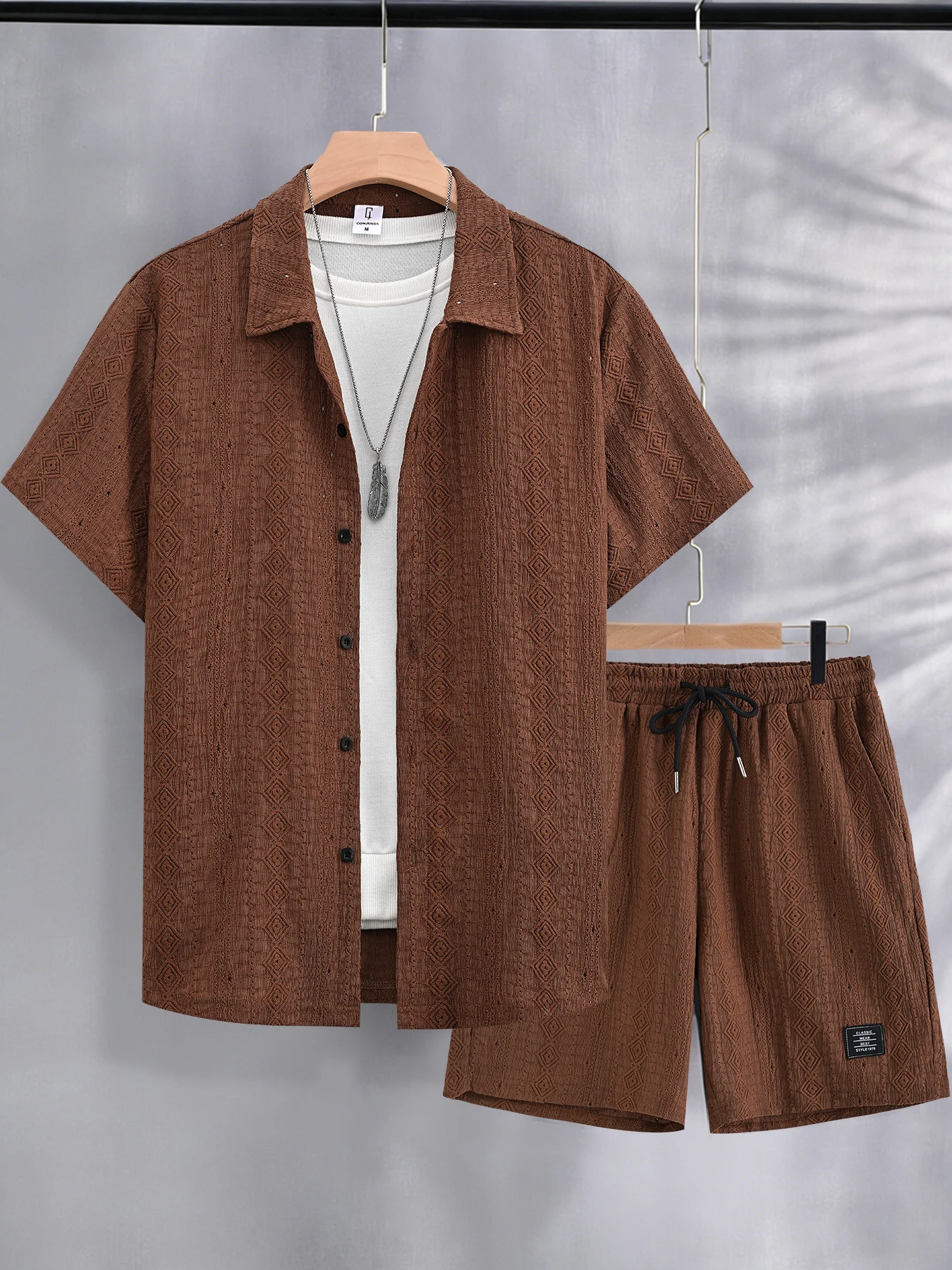 Men's Tan Diamond-Shaped Jacquard Hollow-Out Lapel Short-Sleeve Shirt and Shorts Two-Piece Set, Textured Breathable Summer Casual Outfit, Men's Retro Complete Outfit Set - view 2
