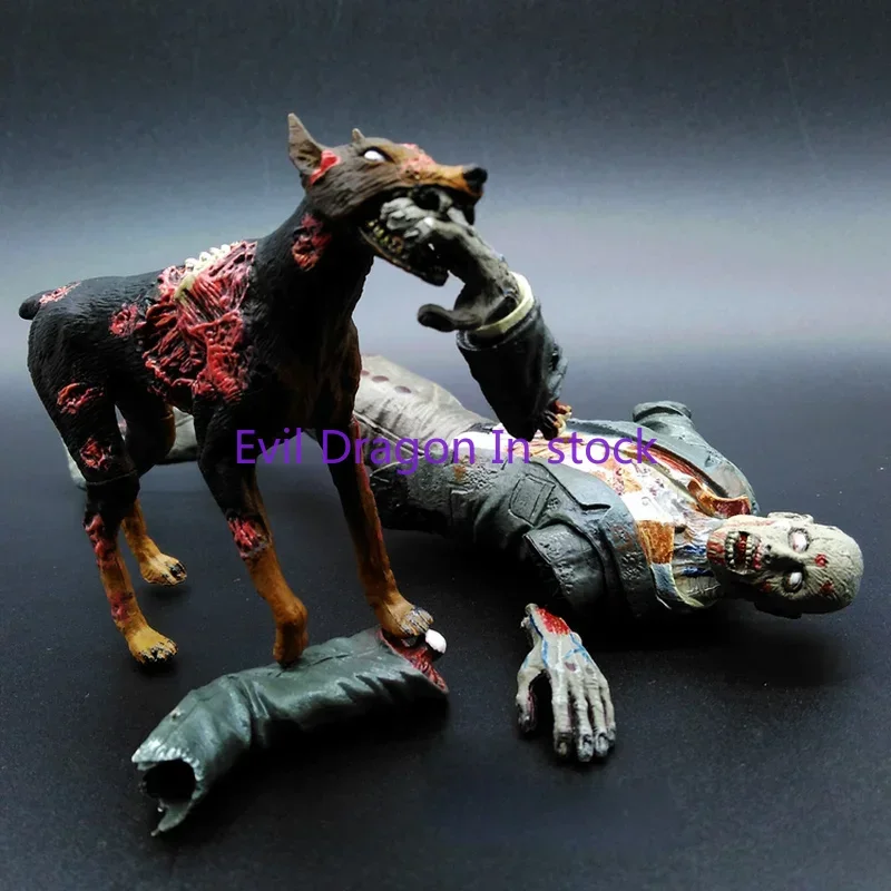 In Stock NECA Resident Evil Walking Dead Licking Eater Zombie Zombie Dog Movable Doll Decoration Toys Gifts