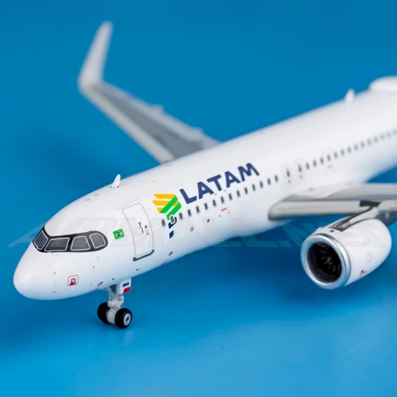 Phoenix Diecast 1:400 Scale PH11916 LATAM A320neo PR-XBG Aircraft Simulation Alloy Finished Souvenir Hobby Collection Toy Gift