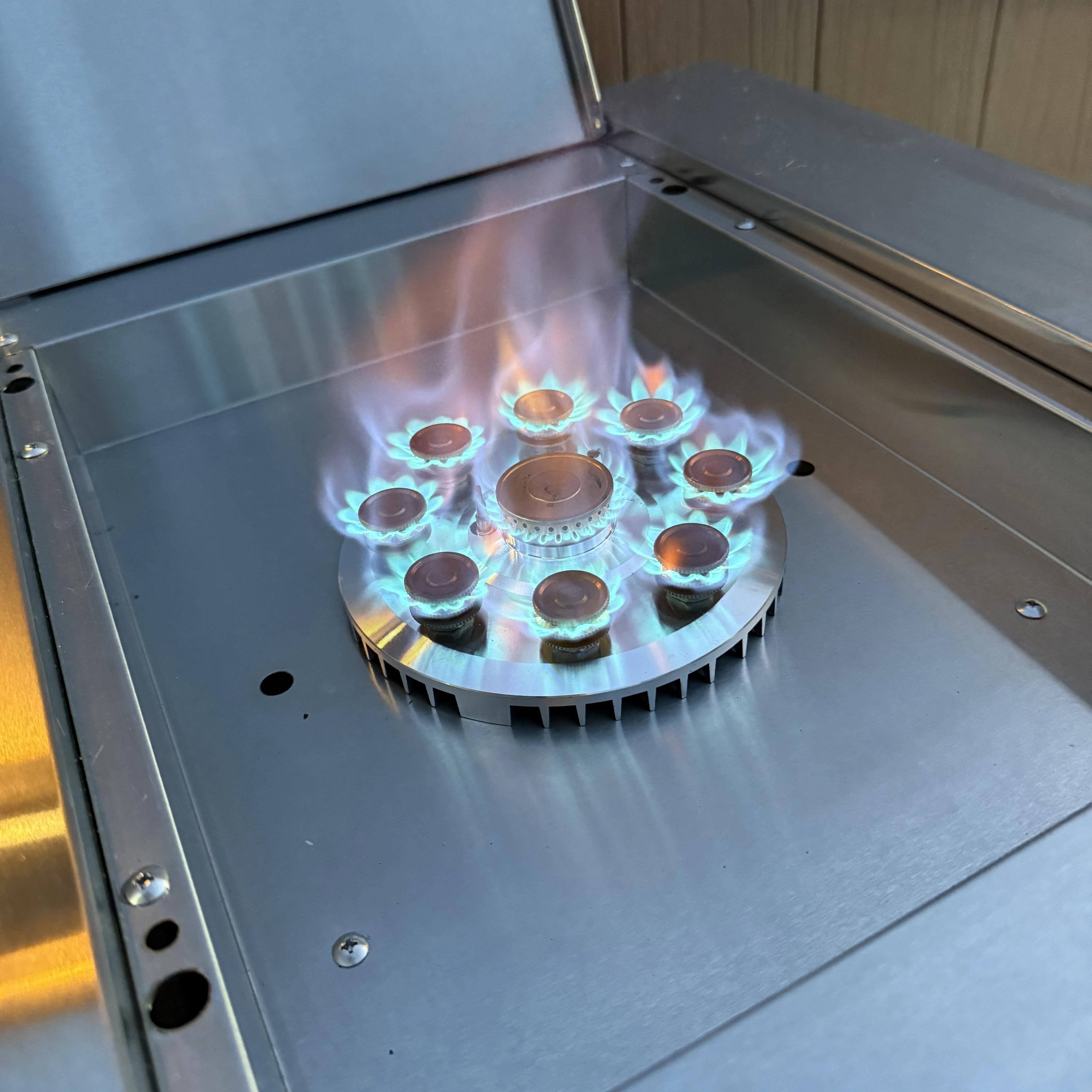 موقد طهي مدمج عالي الطاقة: شوا - مراجعة Outdoor Power Grill وسعره