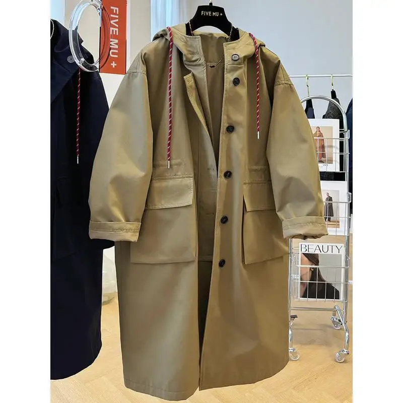 

Высококачественная женская ветровка 2026 года: новая демисезонная куртка в рабочем стиле, удлиненная, с капюшоном, европейский товар, верхняя одежда