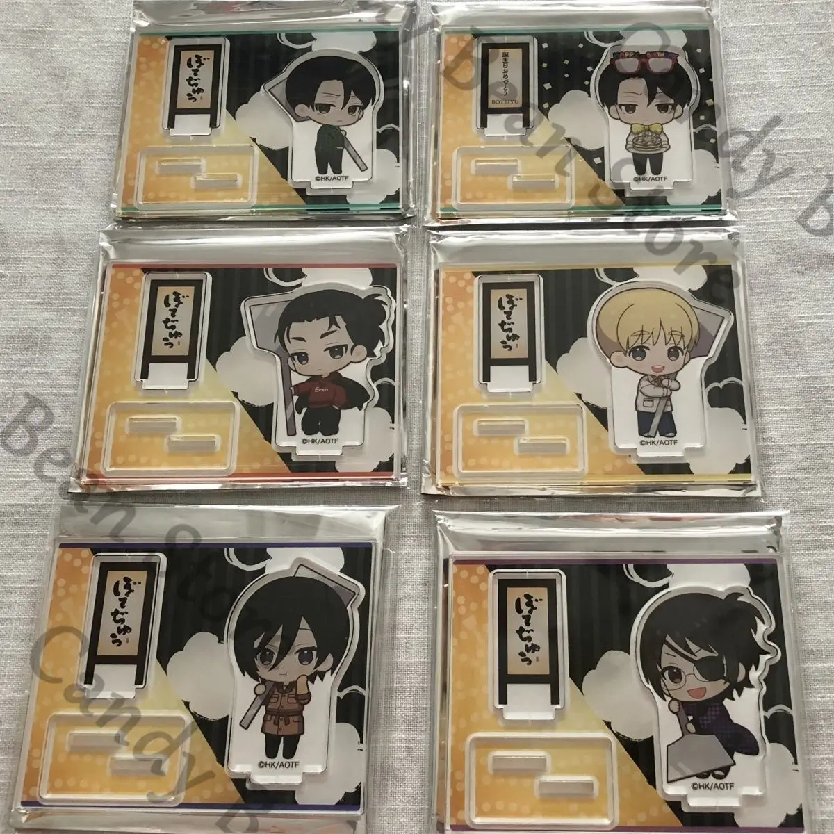 アニメ本物の進撃の巨人リヴァイ・アッカーマンハンジ・ゾエ・アルミン・アルレルトコスプレアクリルフィギュアスタンド漫画スタンディングサインクリスマスギフト