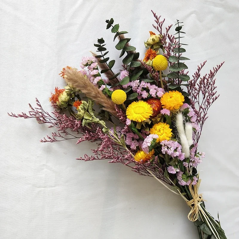 Natural Dried Flower Daisy BabysBreath Eucalyptus Bouquet Dried Flowers Arrangement Dried Flowers Wedding Party Gift Decoration