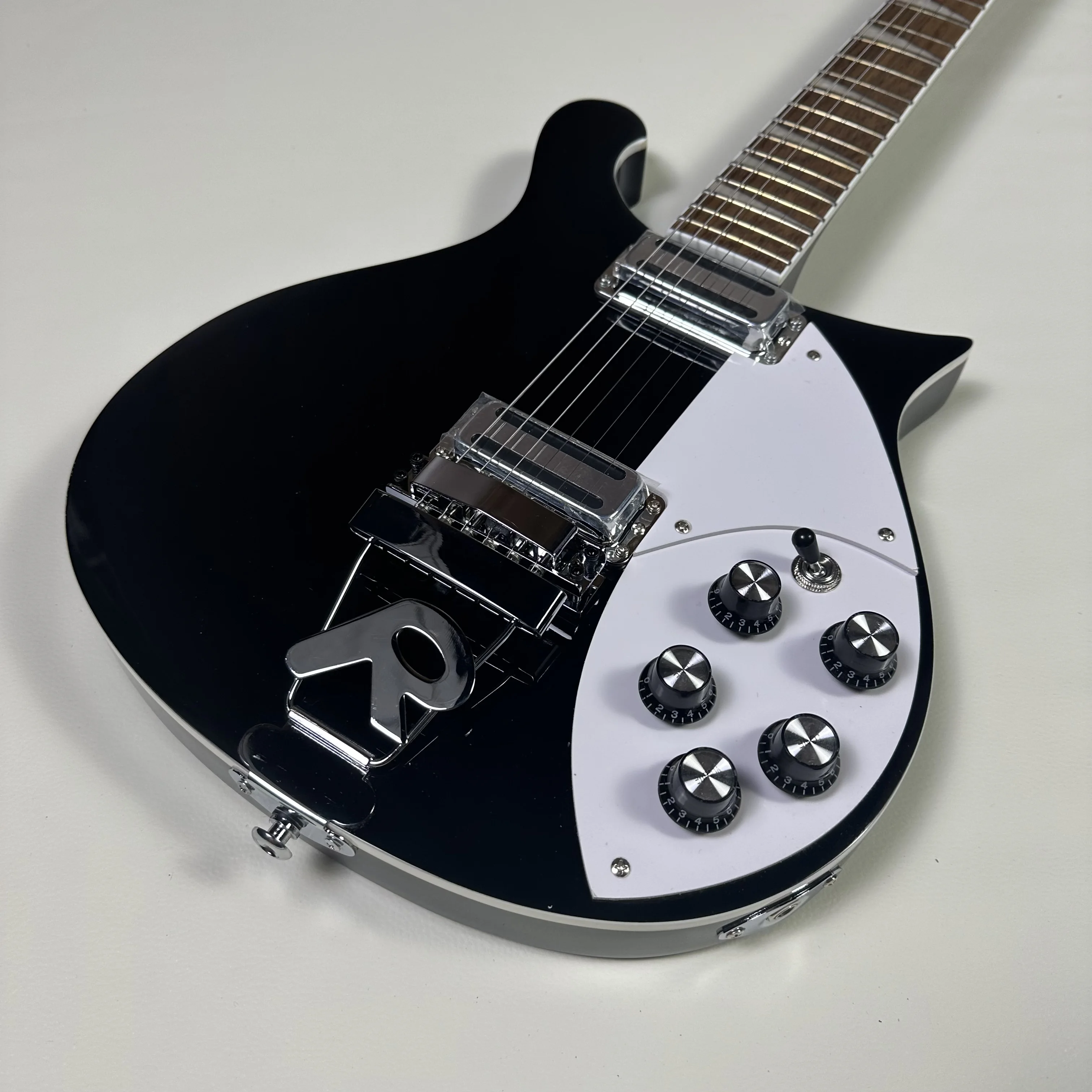 شحن مجاني ريك 620 جيتار كهربائي أسود اللون خشب الورد فريتس جسم الماهوجني