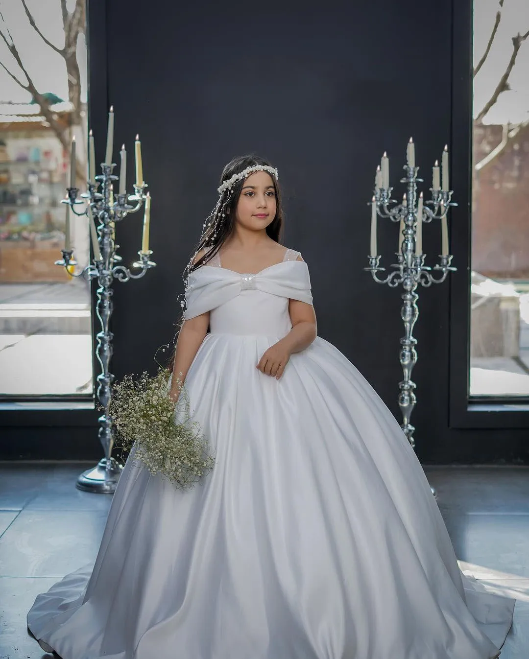 

White Satin Flower Girl Dress For Wedding Suspenders Puffy Floor Length With Bow Princess Kids First Communion Ball Gown