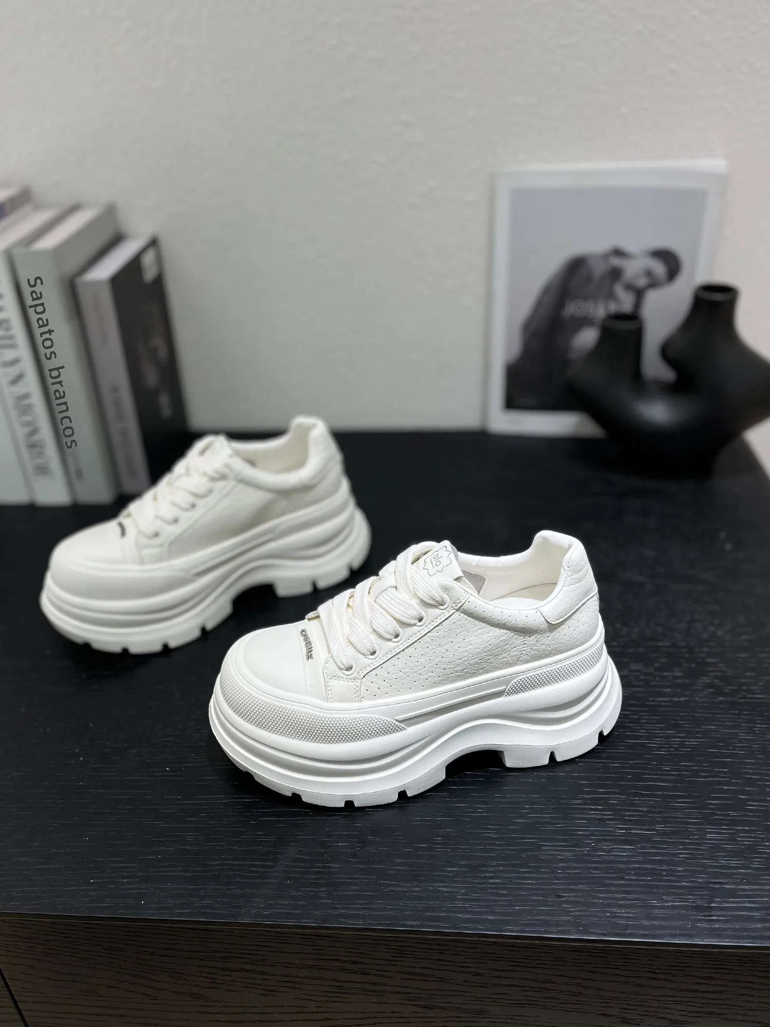 chaussures-plates-decontractees-en-cuir-respirant-a-plateforme-epaisse-legeres-et-tendance-nouveau-style-d'ete