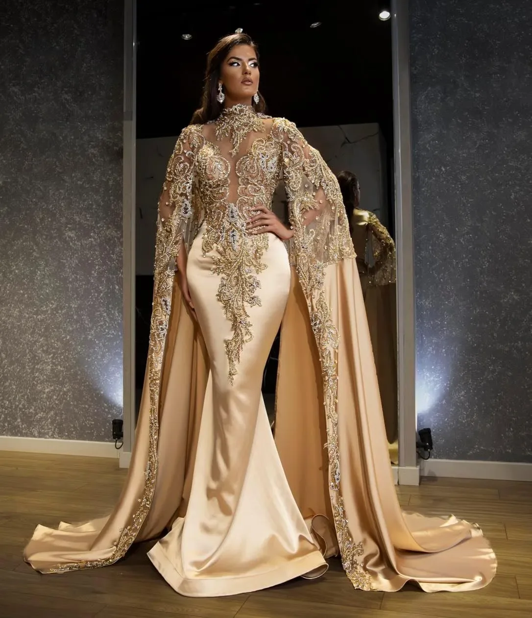 

Arabic Dubai Evening Dresses Beaded Lace Appliques Illusion High Neck Cape Sleeves Elegant Long Celebrity Formal Occasion Dress