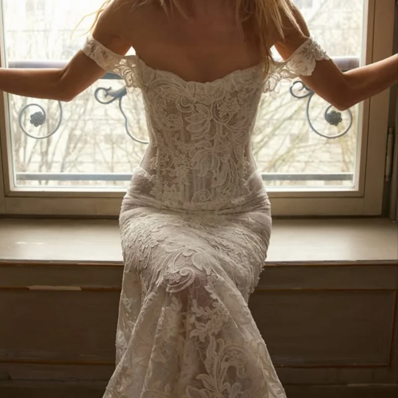 

Ivory White Appliques Wedding Dresses off-shoulder fishtail Lace layering decal Bridal Gowns Made Customized