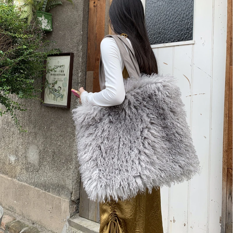 

2024 New Wool Women's plush Shoulder Bags Y2k Hot Girls Faux Fur Drawstring Bucket Bag Fashion Female Furry Purse Tote Handbags