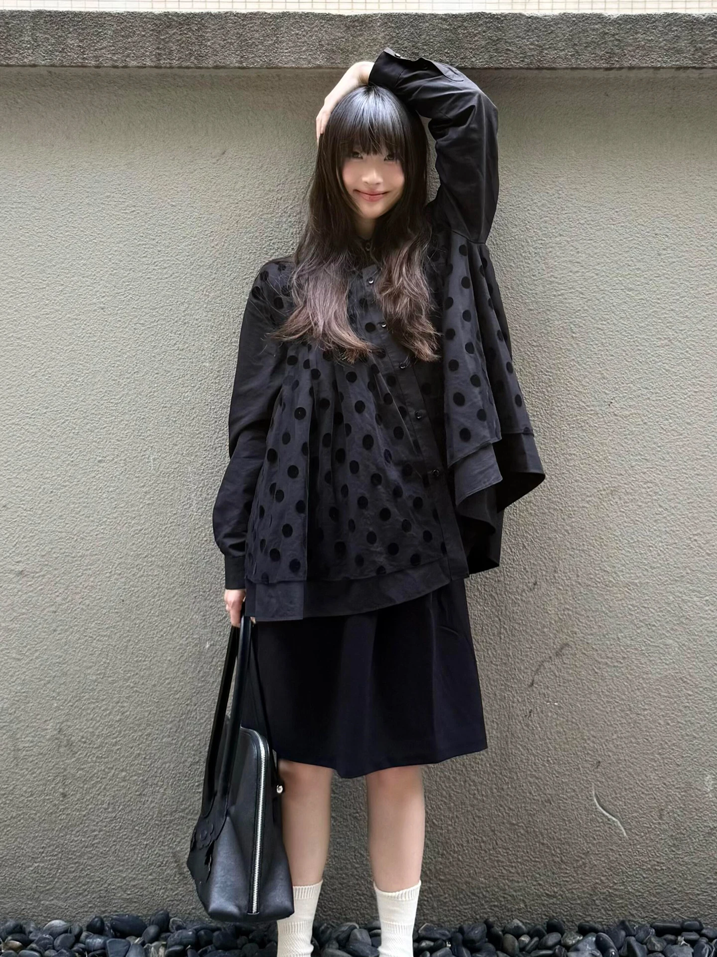 

Ретро-рубашка в горошек с длинным рукавом для женщин, повседневная свободная блузка для ранней осени, плиссированный дизайн, удобная для поездок на работу