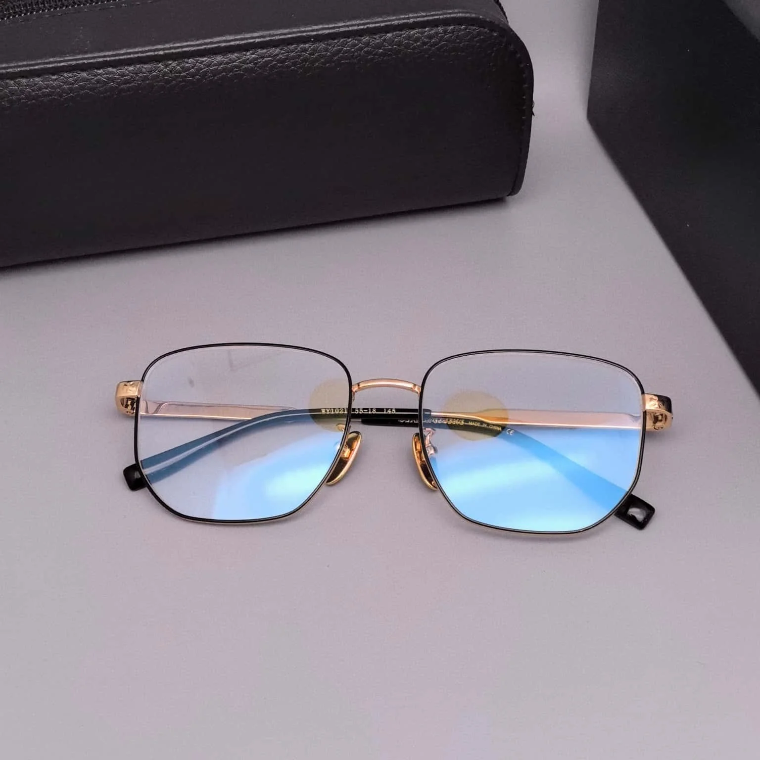 

Hot Quality Designer Titanium Prescription Glasses Frame Men Women Luxury Brand Retro Polygon Eyeglass Frame Myopia Eyewear