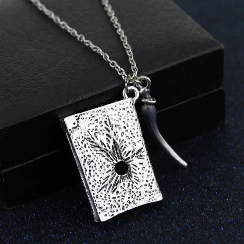 Lord Voldemort's Horcrux Tom Riddle's Diary Serpent Tooth colgante collar Halloween Cosplay accesorio vacaciones regalo de cumpleaños