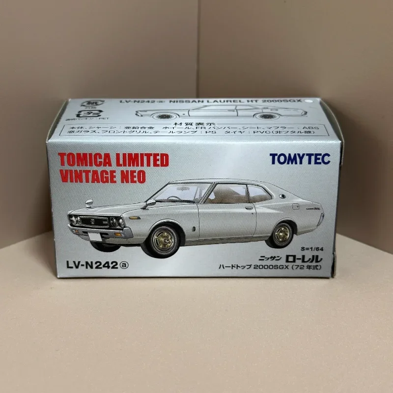 TAKARA TOMY TOMYTEC Tomica 1/64 TLV-N242a TLV-N246a Laurel Hardtop/GLoria HT 2000SGX Motore giocattolo in lega Pressofuso in metallo Modello Regali