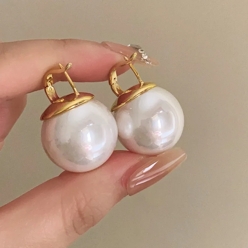 Metal Pearl Earrings European And American Style Personalized Fashion Stud Earrings Ladies Girls Travel Wedding Accessories 2024